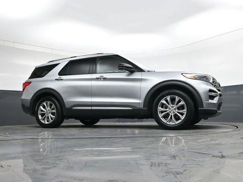 Used 2021 Ford Explorer Limited w/ Equipment Group 301A image 35