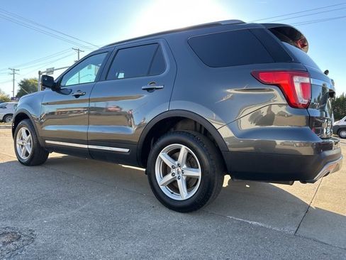 Used 2016 Ford Explorer XLT w/ Equipment Group 202A image 8