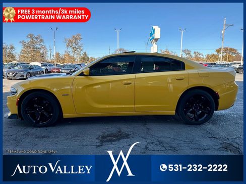 Used 2018 Dodge Charger R/T w/ Navigation & Travel Group image 4