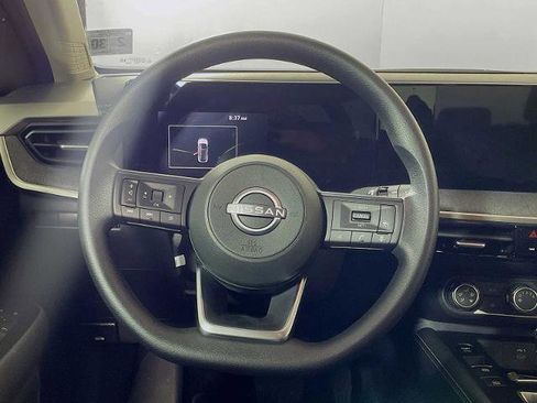 Certified 2025 Nissan Kicks SV image 9