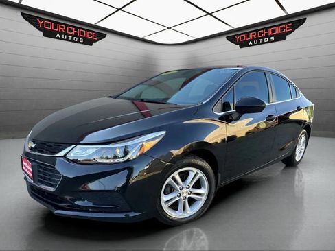 Used 2018 Chevrolet Cruze LT image 1