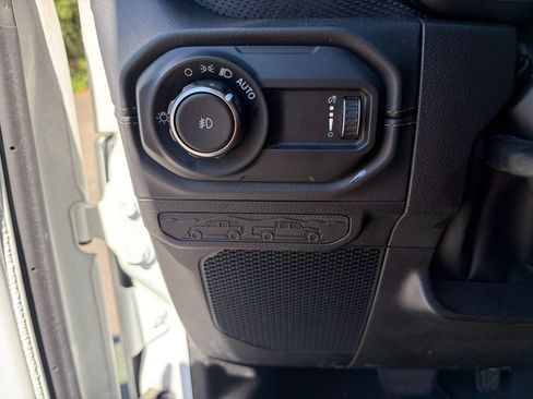Used 2025 Jeep Wrangler Unlimited Rubicon AWD/4WD image 20
