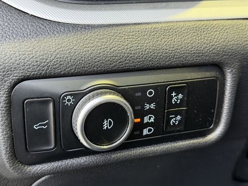 Used 2024 Ford Explorer XLT w/ Equipment Group 202A image 31