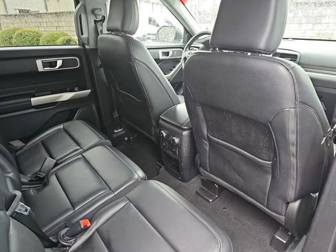 Used 2021 Ford Explorer XLT w/ Equipment Group 202A image 11
