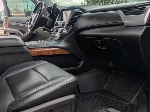 Used 2019 Chevrolet Suburban Premier AWD/4WD image 35