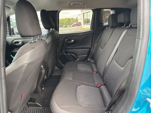 Used 2020 Jeep Renegade Trailhawk w/ Cold Weather Group image 32