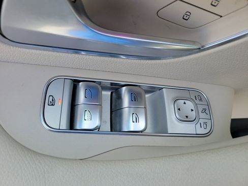 Certified 2025 Mercedes-Benz GLS 450 4MATIC image 24