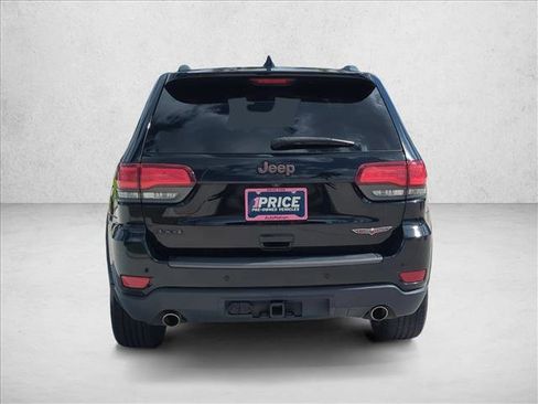 Used 2018 Jeep Grand Cherokee Trailhawk AWD/4WD image 7
