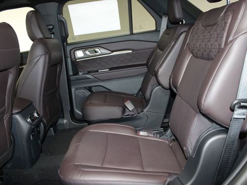 New 2026 Ford Explorer Platinum AWD/4WD image 27