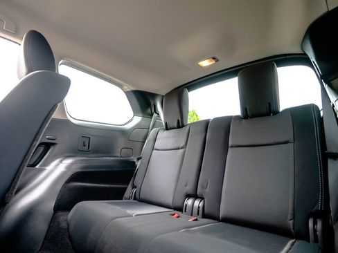 Used 2020 Nissan Pathfinder S AWD/4WD image 34