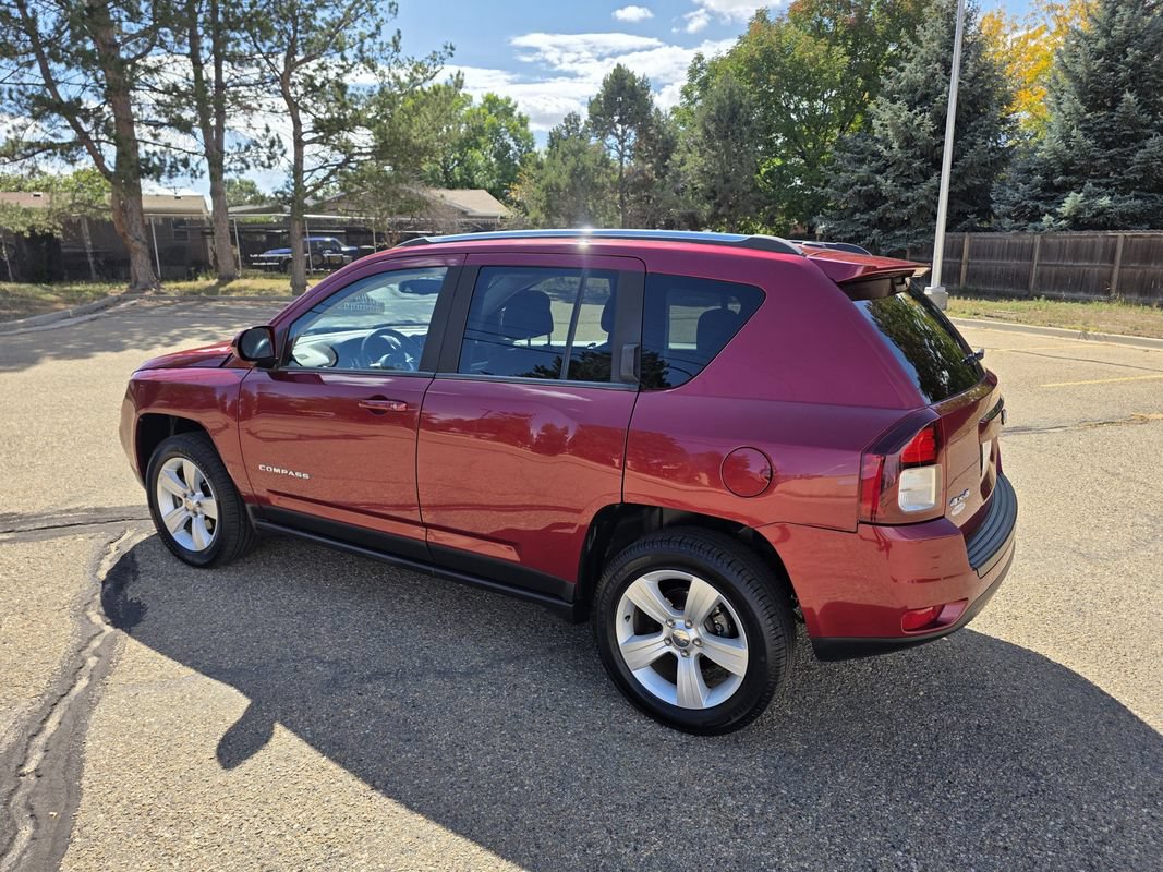 Used 2014 Jeep Compass Latitude AWD/4WD image 3