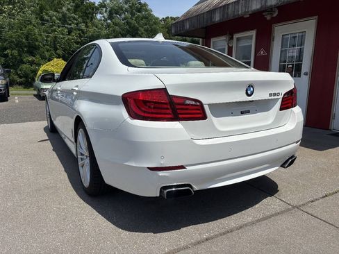 Used 2011 BMW 550i xDrive Sedan AWD/4WD image 12