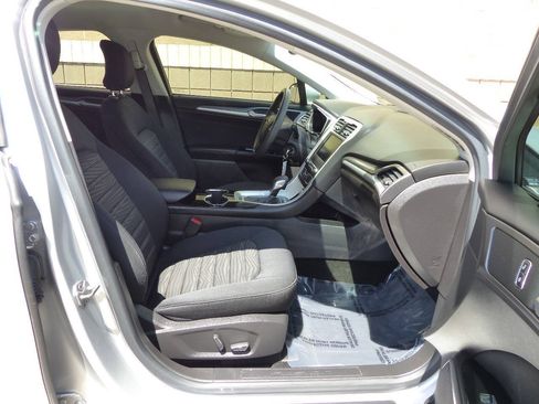 Used 2016 Ford Fusion SE FWD image 38