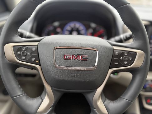 Used 2023 GMC Terrain Denali w/ Denali Premium Package AWD/4WD image 12