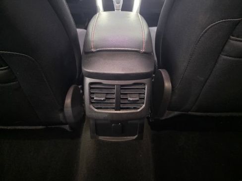Used 2016 Ford Fusion SE FWD image 26