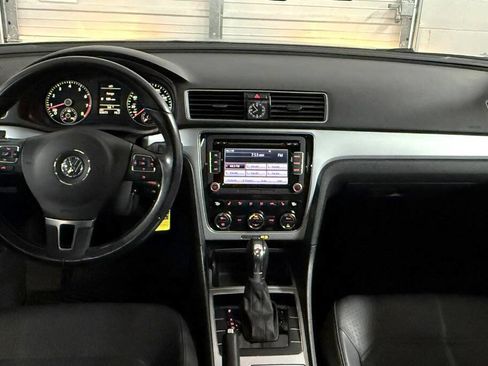Used 2012 Volkswagen Passat 2.5 SE image 10