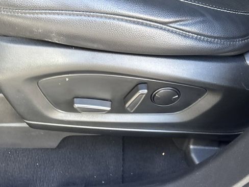 Used 2021 Ford Explorer Limited w/ Equipment Group 301A image 21