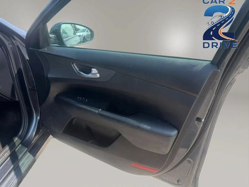 Used 2020 Kia Forte LXS FWD image 12