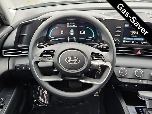Used 2026 Hyundai Elantra SE FWD image 19