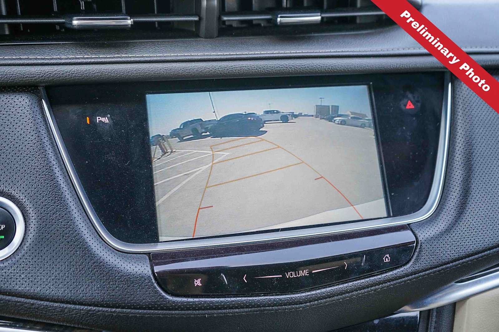 Used 2018 Cadillac XT5 FWD image 19