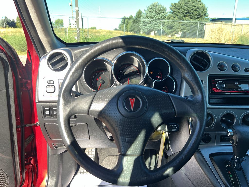 Used 2008 Pontiac Vibe w/ Preferred Package FWD image 13