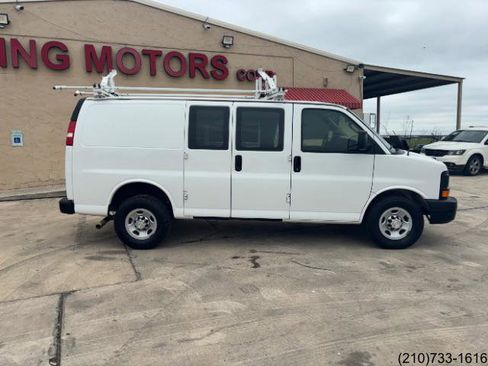 Used 2016 Chevrolet Express 2500 RWD image 8