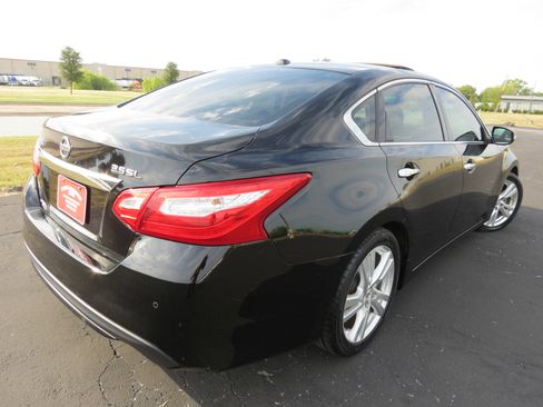 Used 2016 Nissan Altima 3.5 SL image 6