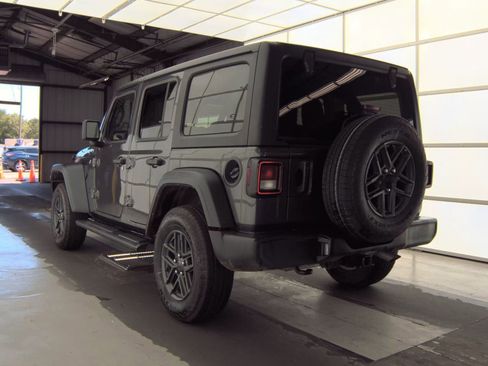 Used 2024 Jeep Wrangler Unlimited Sport AWD/4WD image 3