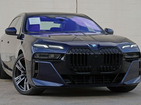 Used 2023 BMW 760i xDrive AWD/4WD image 4