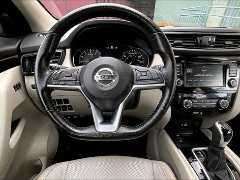 Used 2022 Nissan Rogue Sport SL w/ Premium Package image 6