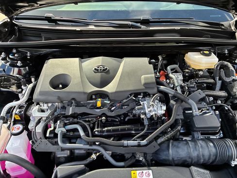 New 2026 Toyota Camry Hybrid FWD image 43