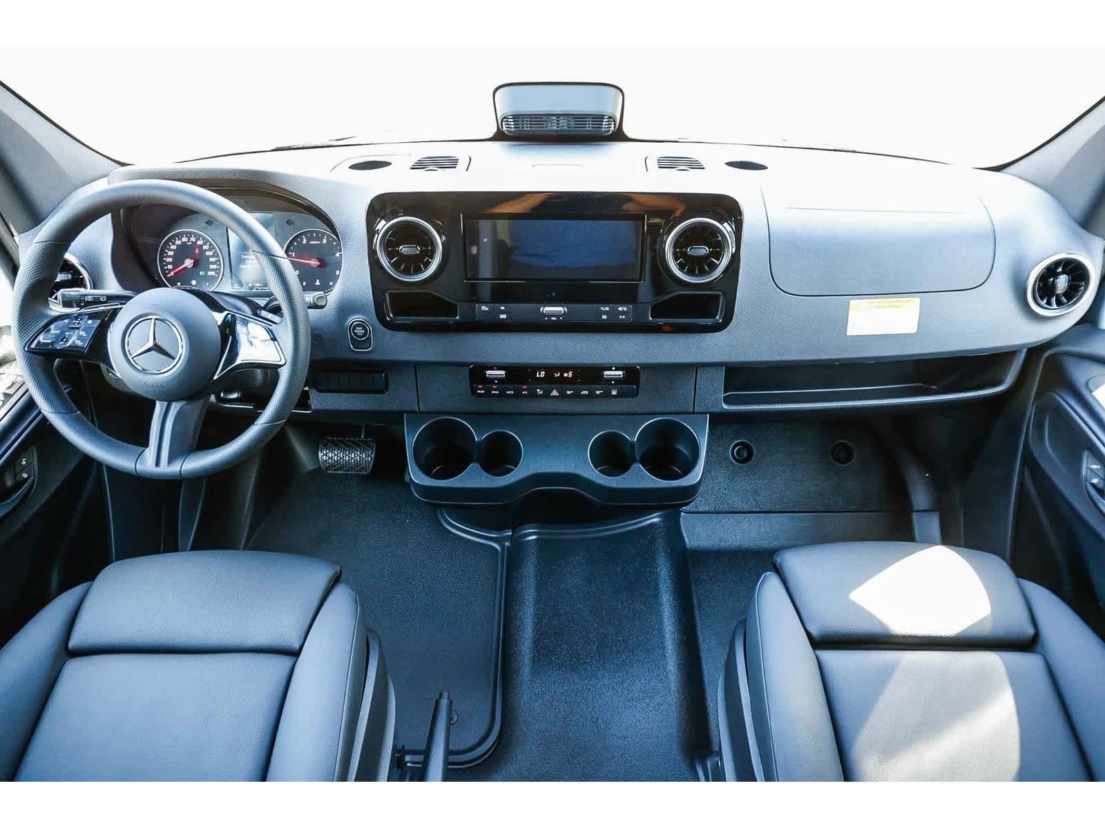 New 2025 Mercedes-Benz Sprinter 2500 image 10