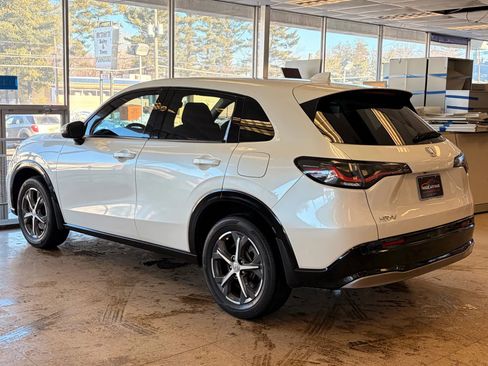 Used 2023 Honda HR-V EX-L image 9