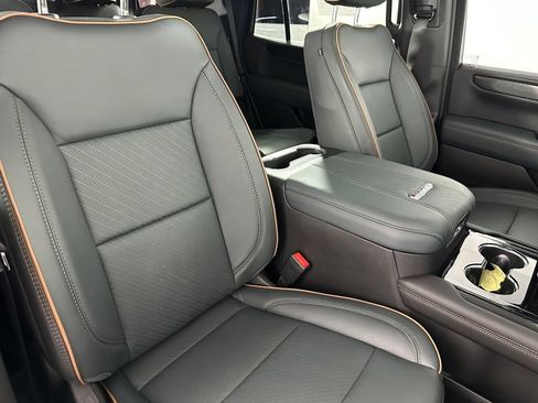 Used 2026 GMC Yukon AT4 w/ LPO, Floor Liner Package AWD/4WD image 37