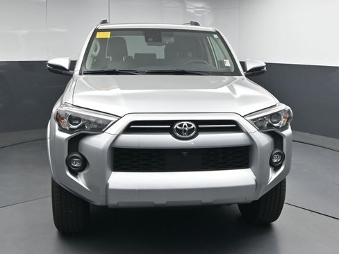 Used 2022 Toyota 4Runner SR5 Premium w/ Moonroof Package image 2