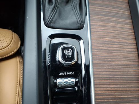 Used 2021 Volvo XC60 T5 Inscription w/ Protection Package Premier image 26