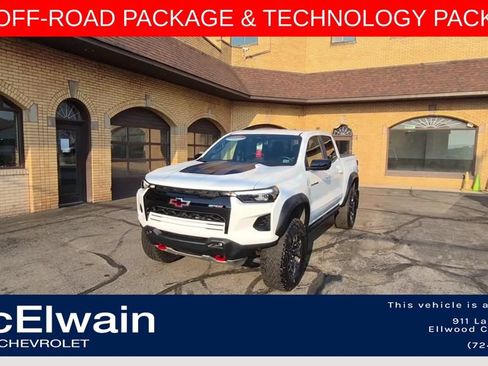 Used 2025 Chevrolet Colorado ZR2 w/ Technology Package AWD/4WD image 4