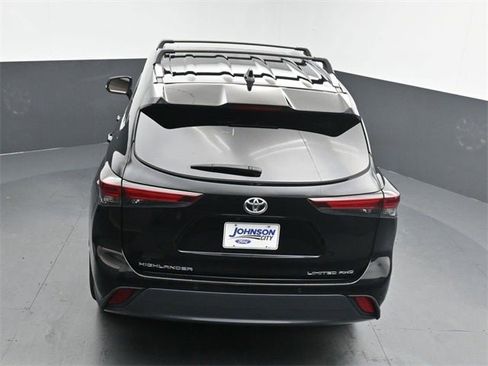 Used 2024 Toyota Highlander Limited image 25
