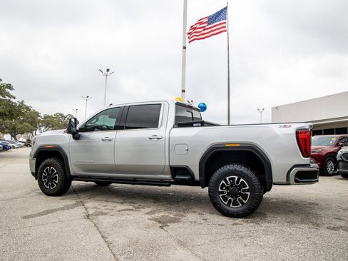 Used 2020 GMC Sierra 2500 SLE w/ SLE Value Package; image 11