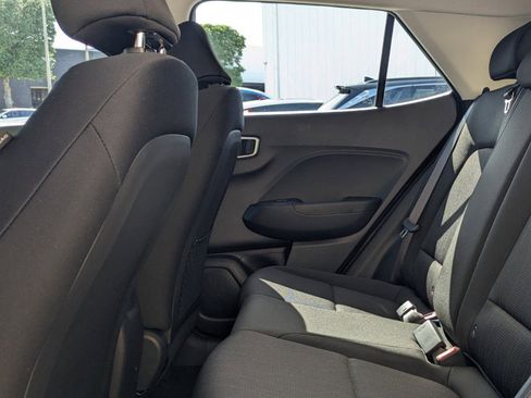 New 2025 Hyundai Venue SE image 17