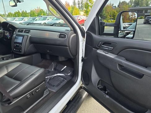 Used 2012 Chevrolet Silverado 2500 LTZ w/ LTZ Plus Package AWD/4WD image 10