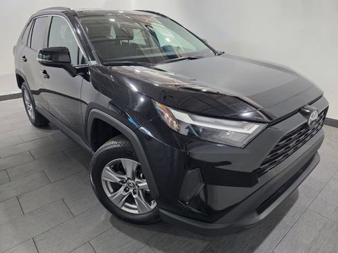 Used 2025 Toyota RAV4 XLE AWD/4WD image 7