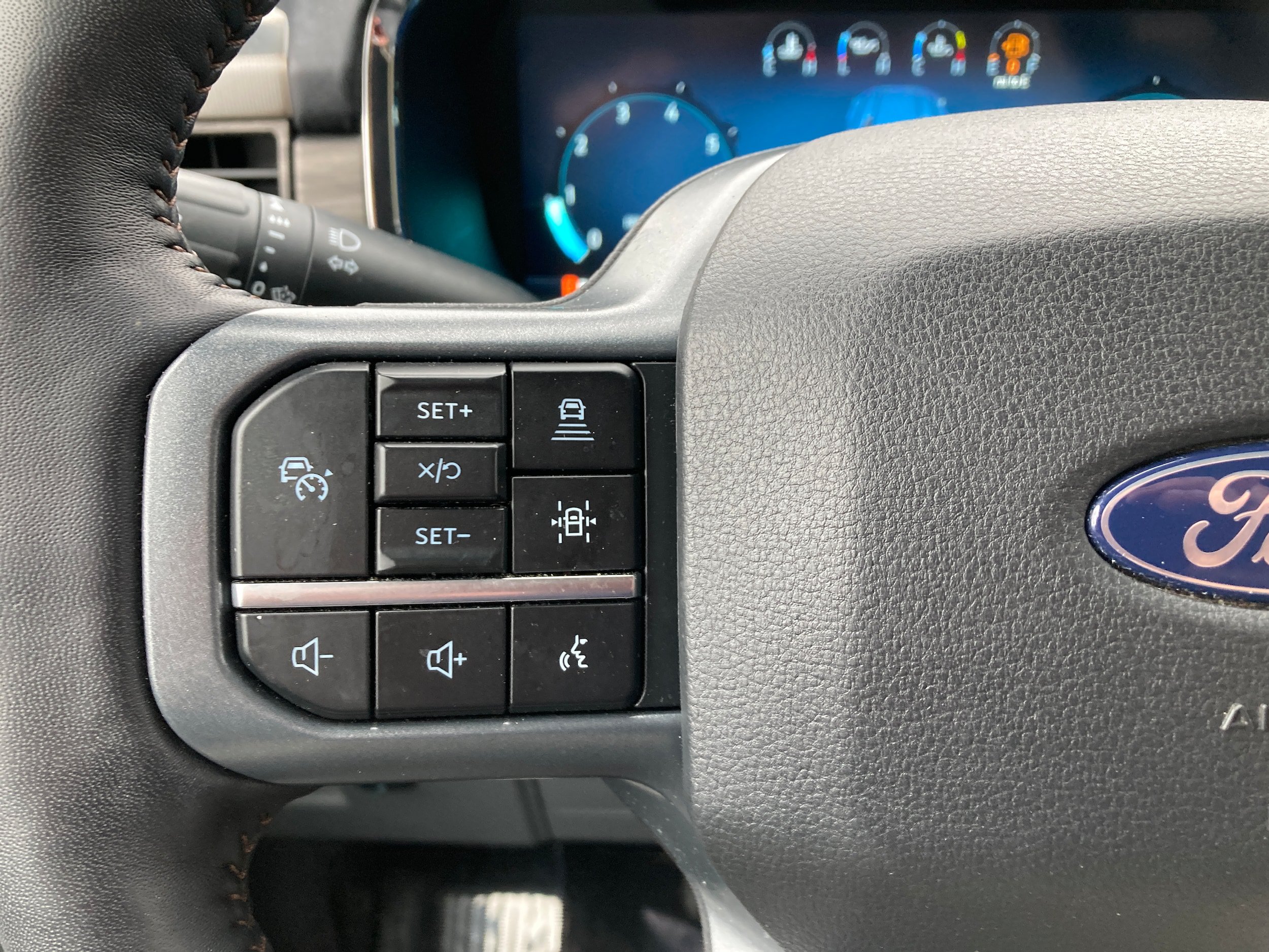 Used 2024 Ford F150 Lariat w/ Bed Utility Package AWD/4WD image 22