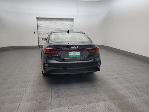 Used 2024 Kia Forte LXS w/ LXS Technology Package FWD image 6