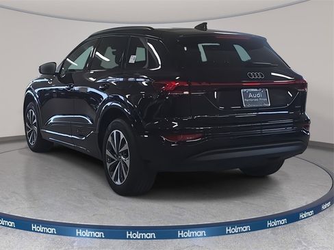 New 2025 Audi Q6 e-tron Premium image 6