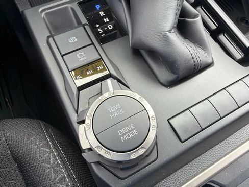 Used 2026 Toyota 4Runner SR5 AWD/4WD image 34
