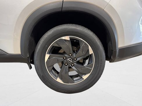 Used 2025 Nissan Rogue SV image 47