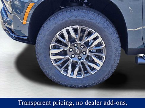 New 2026 Chevrolet Suburban Z71 w/ Comfort Package image 4