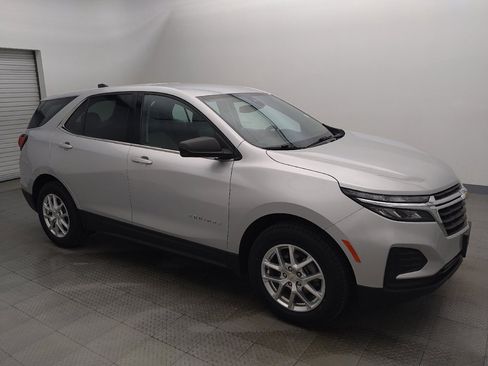 Used 2022 Chevrolet Equinox LS w/ LPO, Floor Liner Package image 11