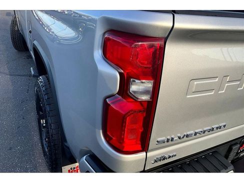 Used 2023 Chevrolet Silverado 3500 High Country w/ Z71 Off-Road Package image 31